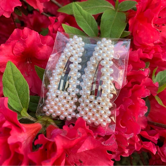 Private Label Accessories - Embellished Gold Pearl Hair Clip | Classic Feminine Cottagecore